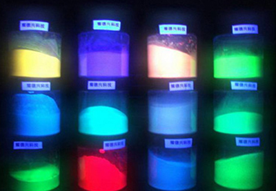 Infrared fluorescent material